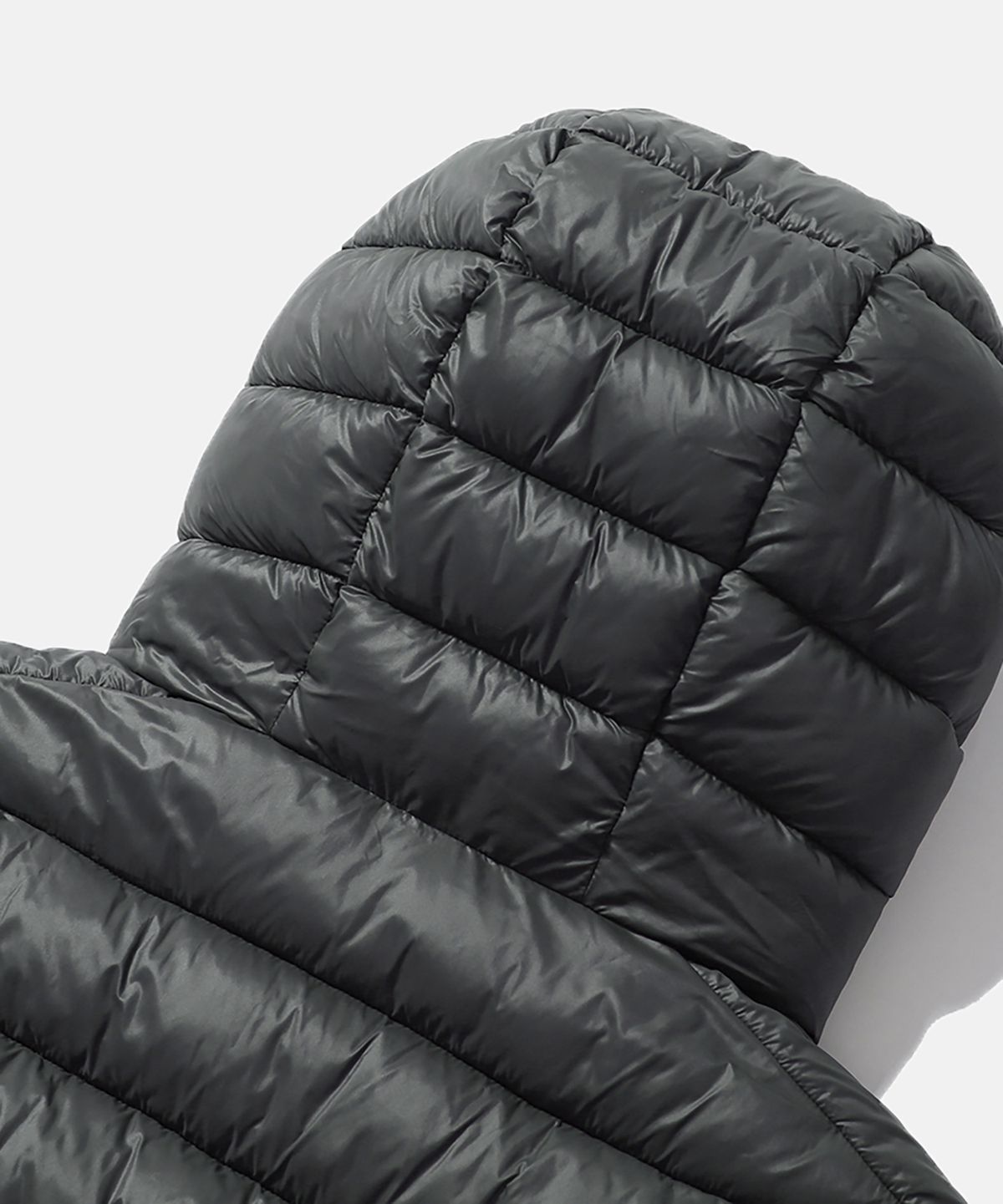 모이프(MOIF) [AW26] LIGHTWEIGHT THERMAL PARKA / GUNMETAL