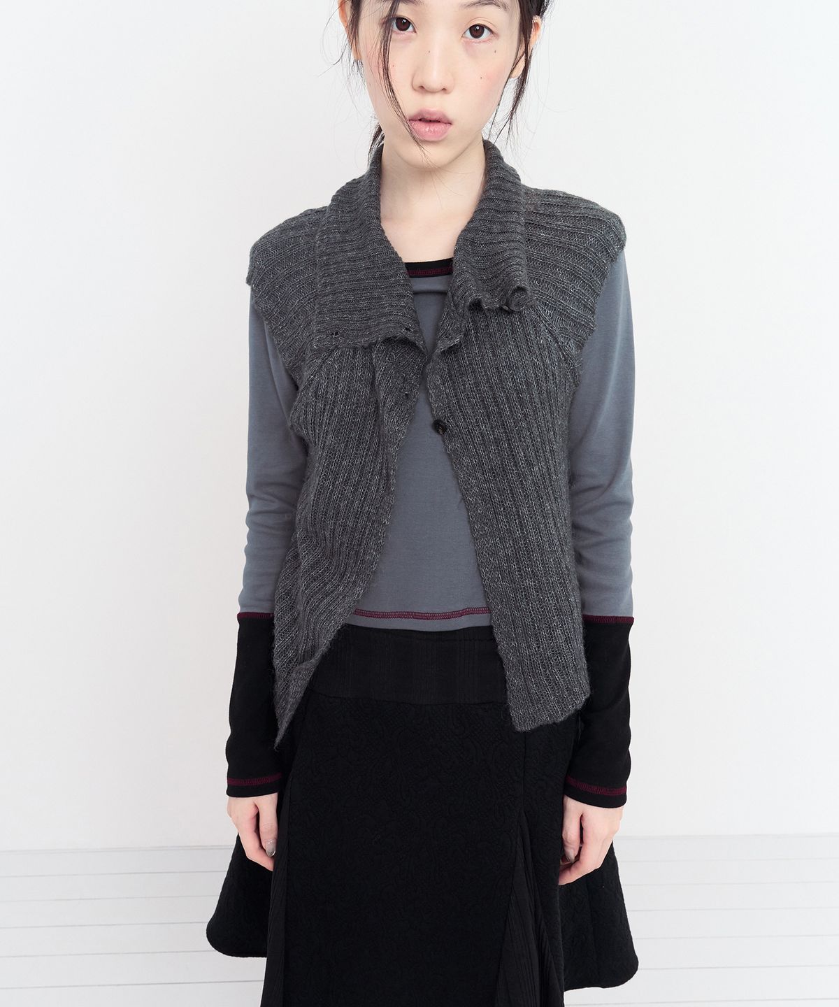 무음(MUWM) 3-웨이 버튼 니트 탑 3-way Button Knit Top (Charcoal)