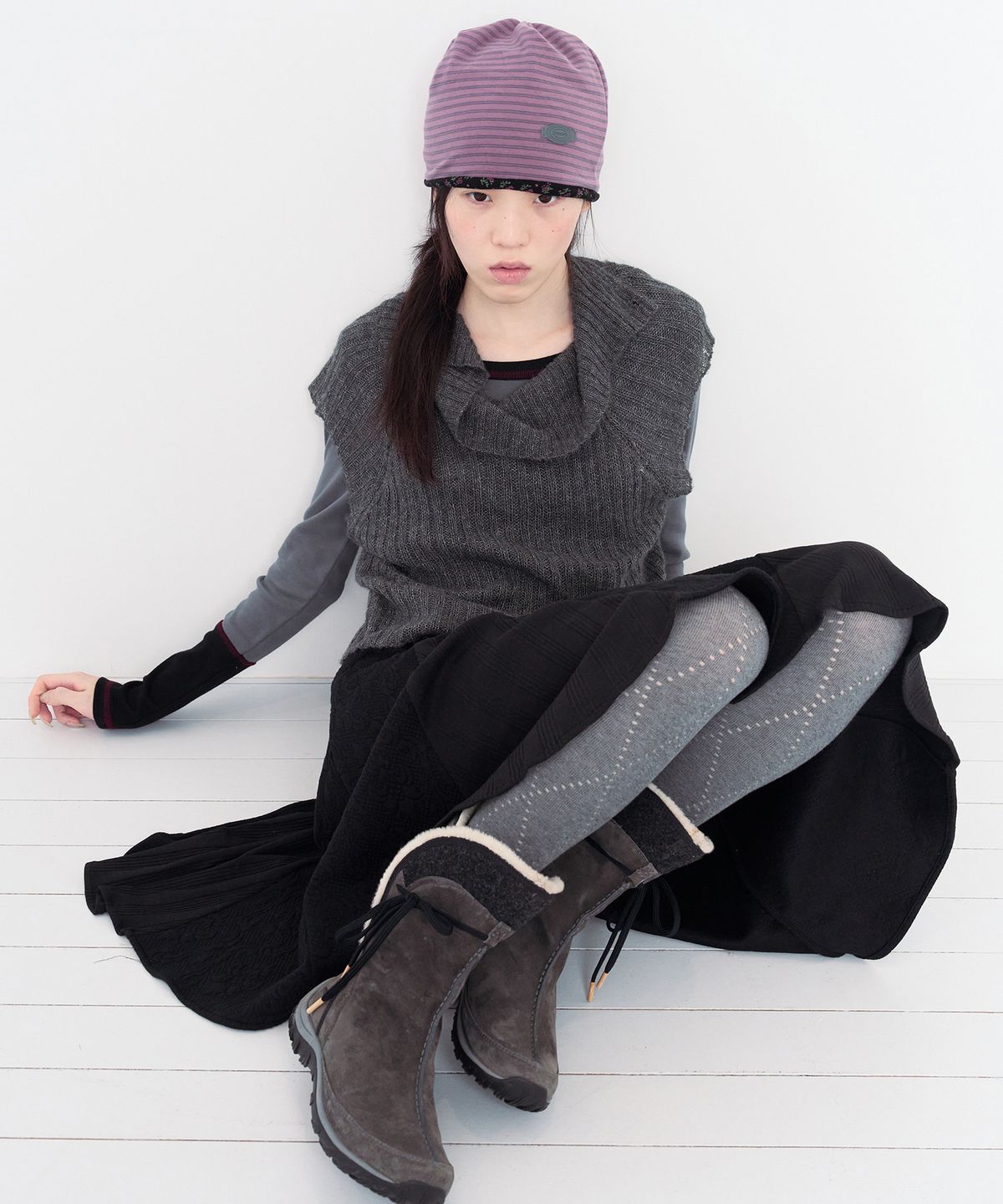 무음(MUWM) 3-웨이 버튼 니트 탑 3-way Button Knit Top (Charcoal)