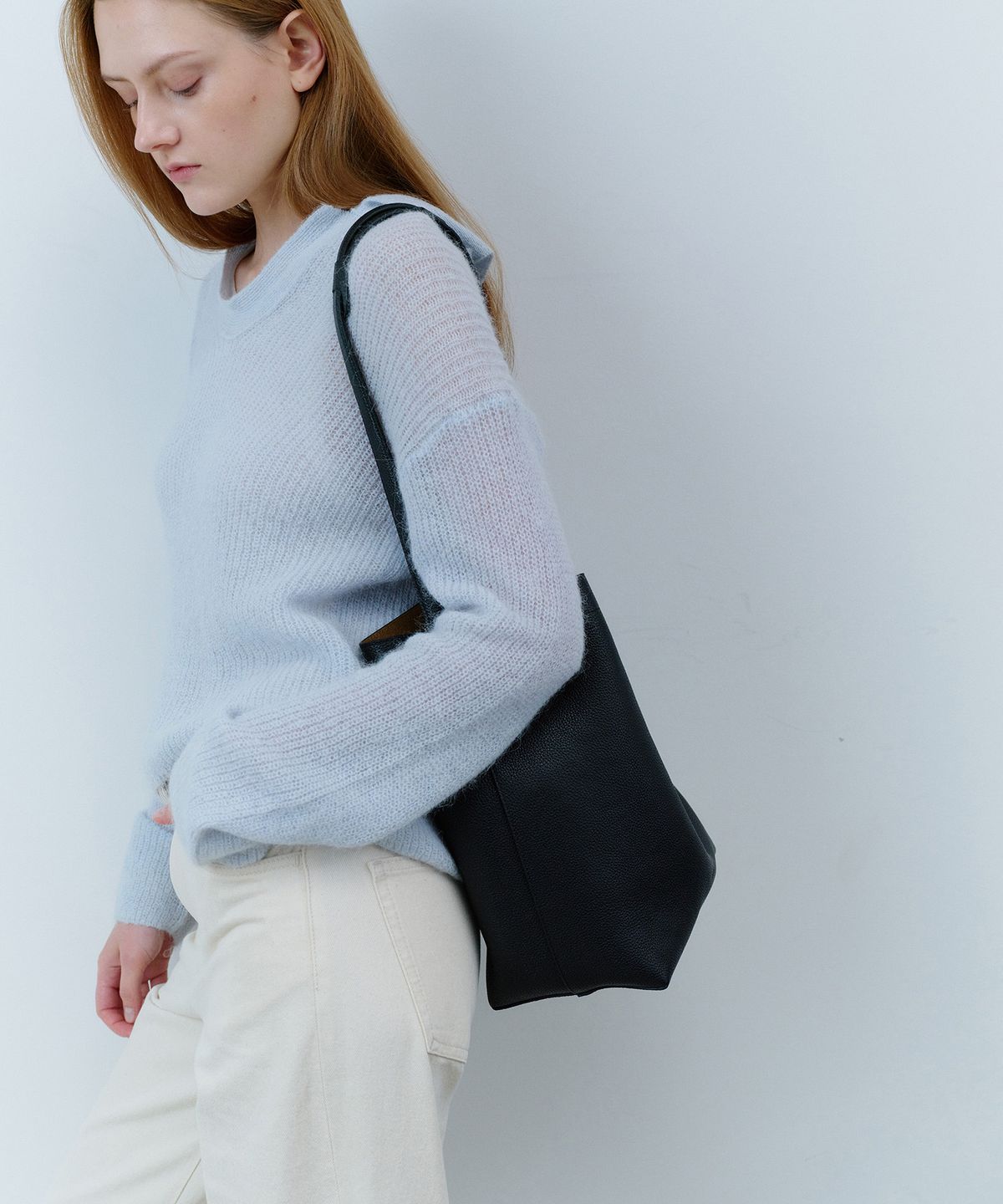 코이무이(KOIMOOI) Pause Hobo Bag Medium (Black)