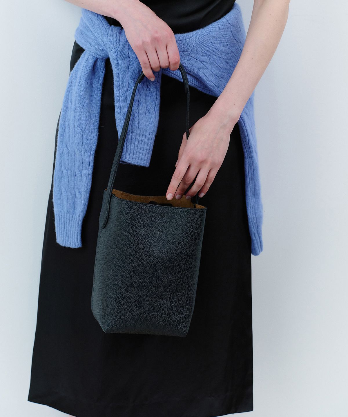 코이무이(KOIMOOI) Pause Hobo Bag Small (Black)