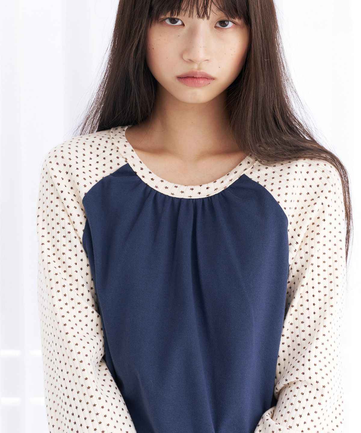 무음(MUWM) 스타 셔링 래글런 티 Star Shirring Raglan Tee (Navy Cream)