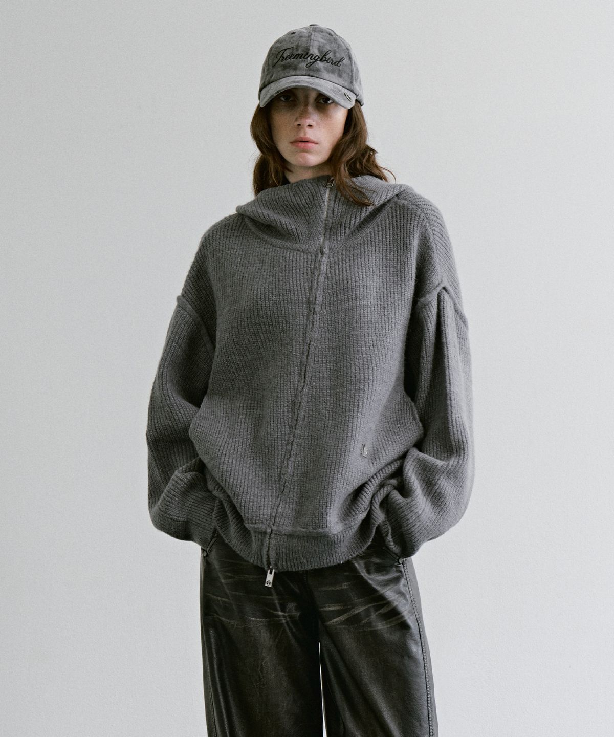 트리밍버드(TREEMINGBIRD) Diagonal Zip-up Knit Hoodie [ Gray ]