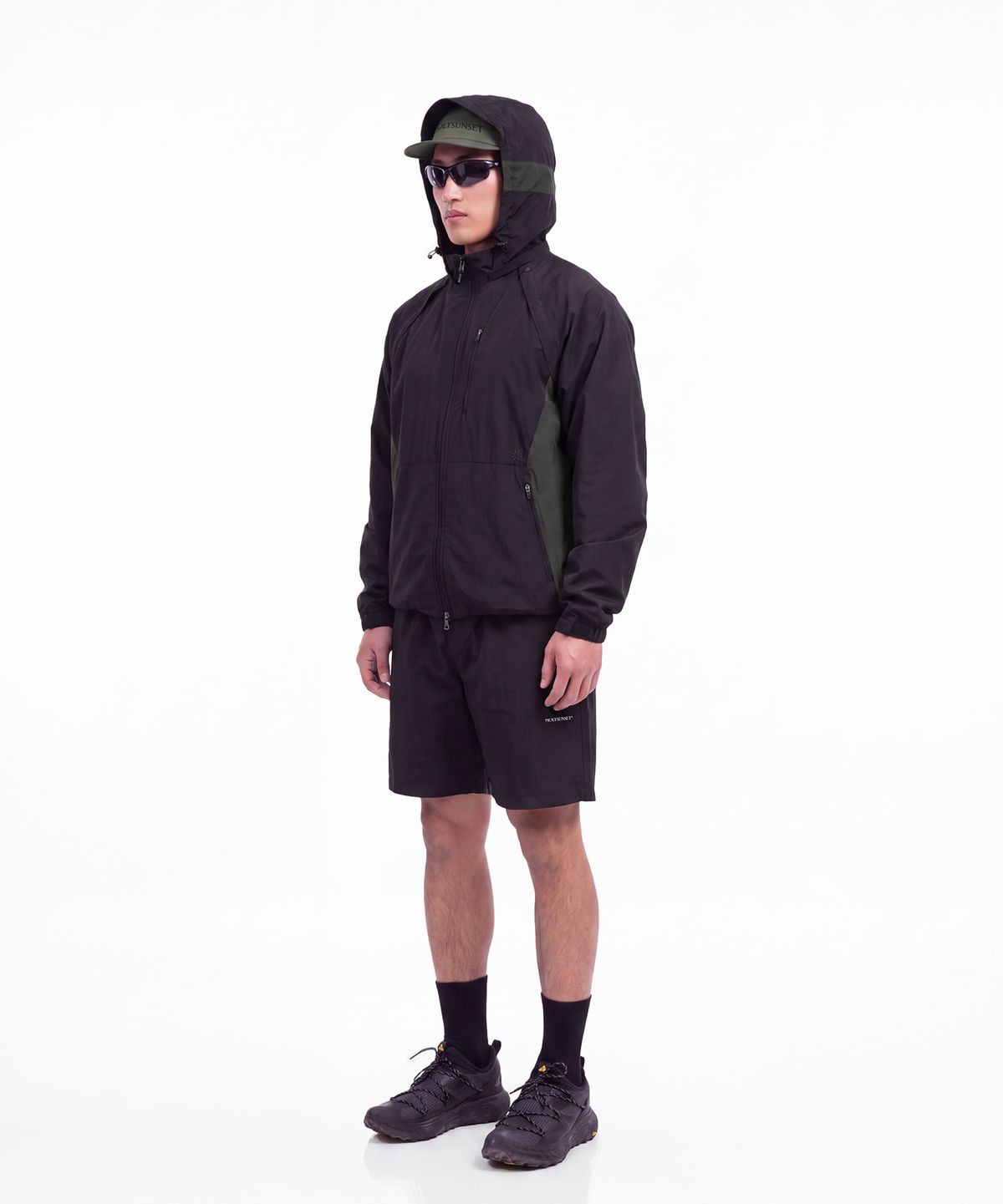 몰트선셋(MOLTSUNSET) Convertible Block Shell - Black