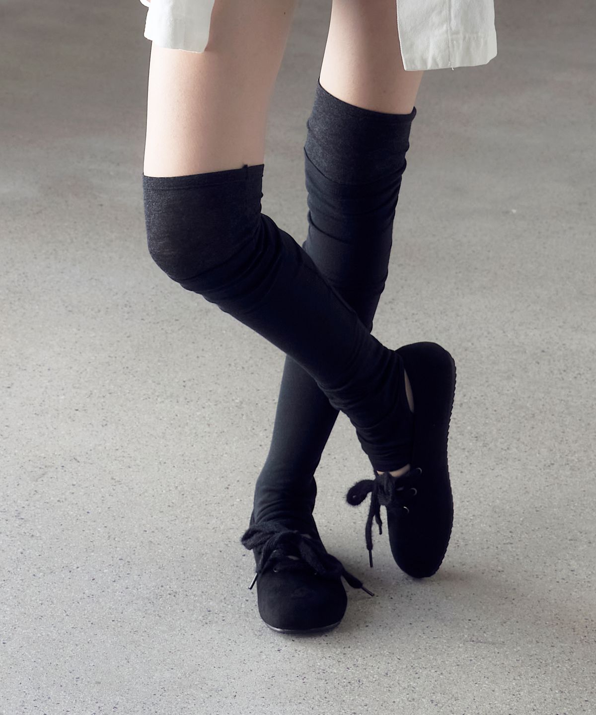 세스띠(CESTI) 뮤즈 스웨이드 레이스업 플랫 (BLACK)