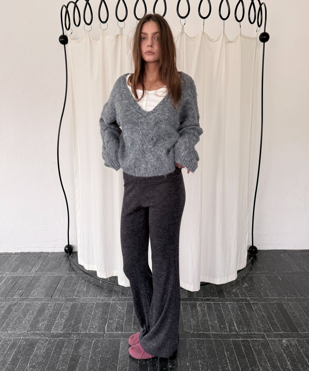 아수라(ASURA) WARM KNIT BOOTCUT PANTS (CHARCOAL)