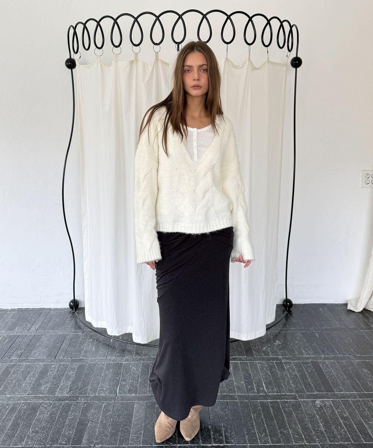 아수라(ASURA) TWIST DEEP V KNIT (IVORY)