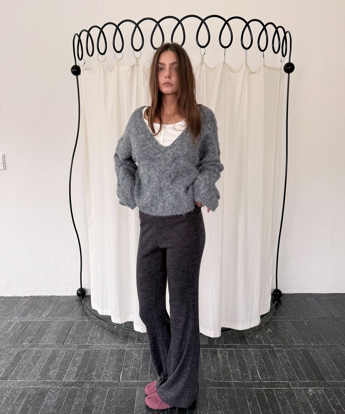 아수라(ASURA) TWIST DEEP V KNIT (MELANGE GREY)