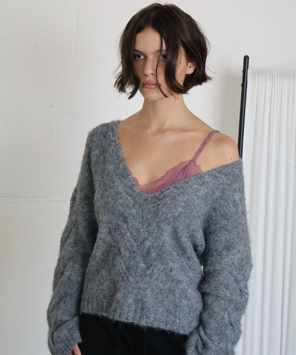 아수라(ASURA) TWIST DEEP V KNIT (MELANGE GREY)