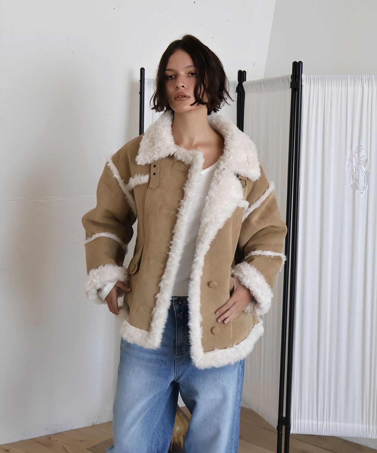 아수라(ASURA) LINE SHEARLING MUSTANG (BEIGE)