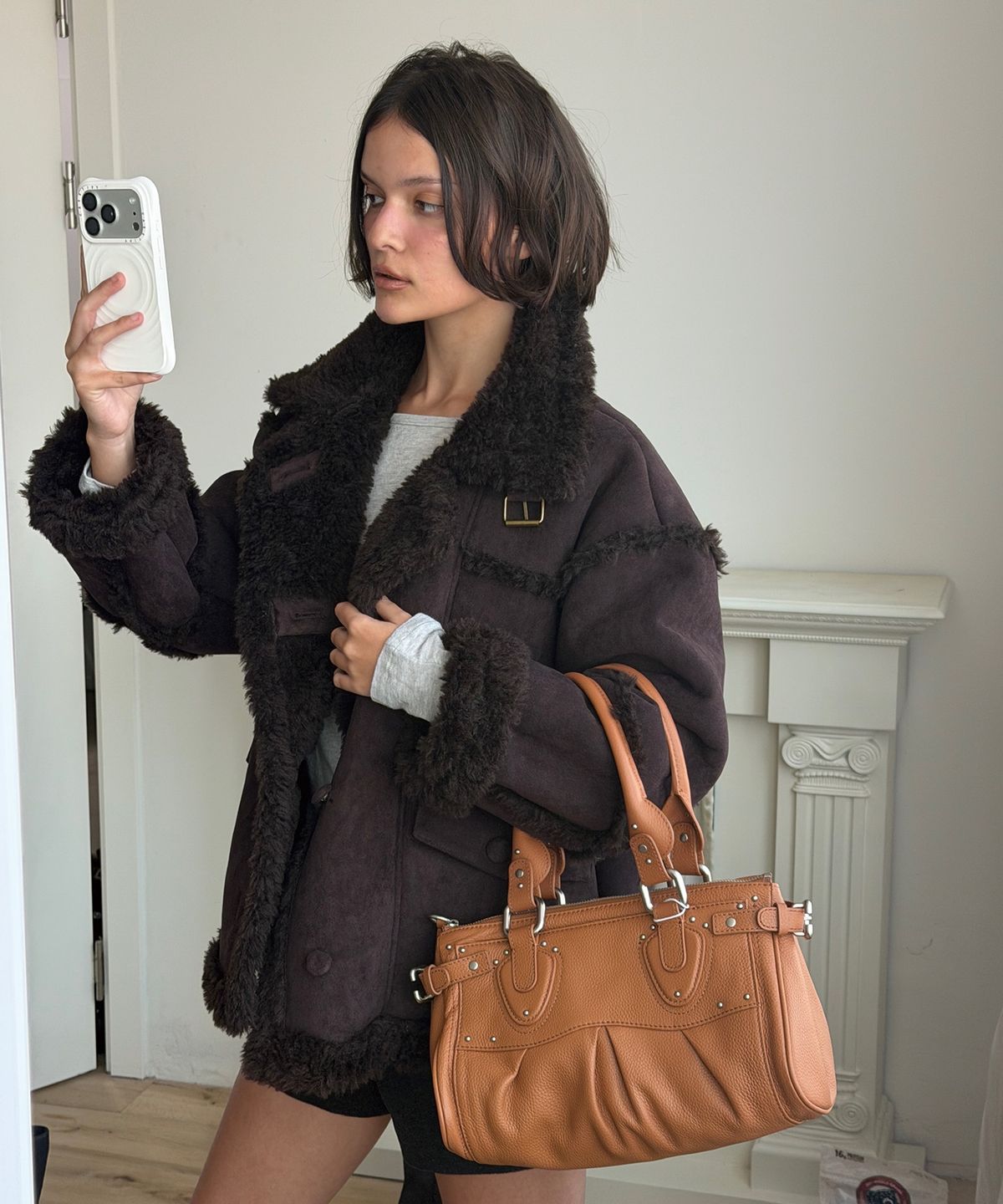아수라(ASURA) LINE SHEARLING MUSTANG (BROWN)