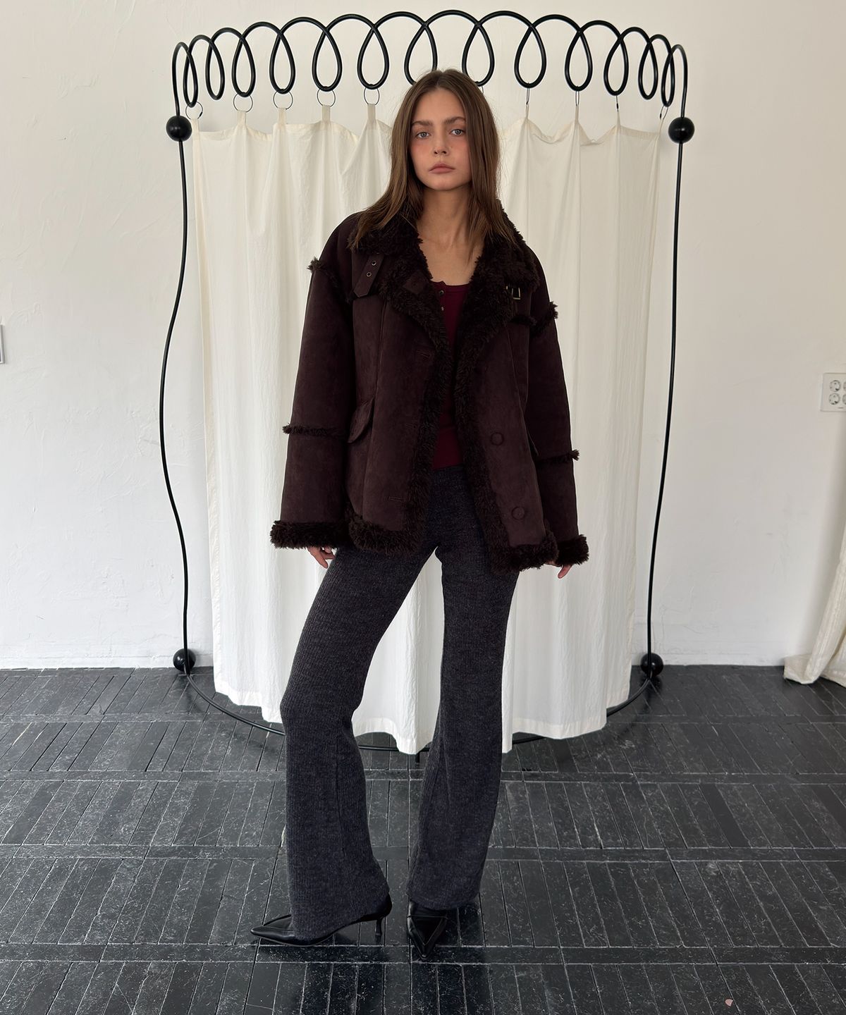 아수라(ASURA) LINE SHEARLING MUSTANG (BROWN)