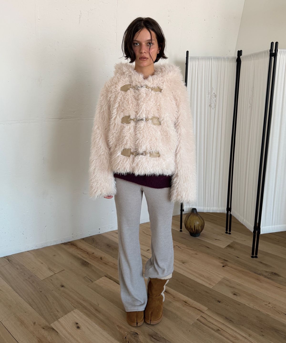 아수라(ASURA) TOGGLE HODDIE FUR JACKET (IVORY)