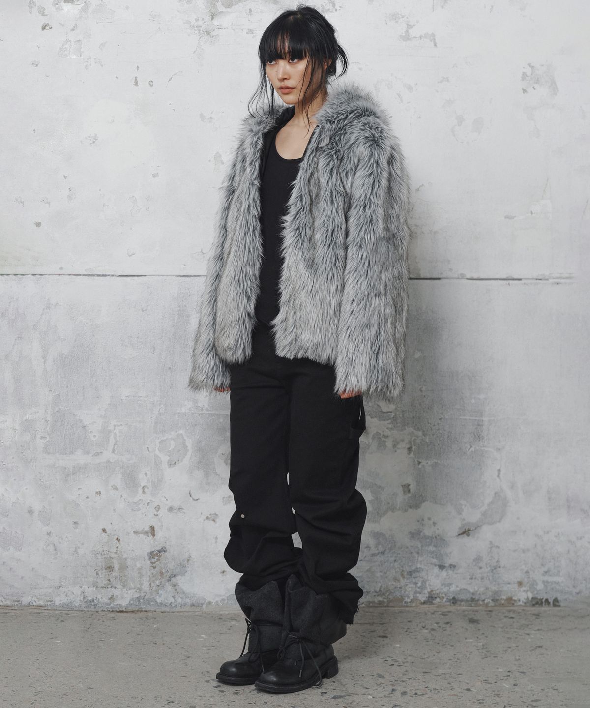 나체(NACHE) REVERSIBLE HOODIE FAUX FUR JACKET LEATHER GRAY
