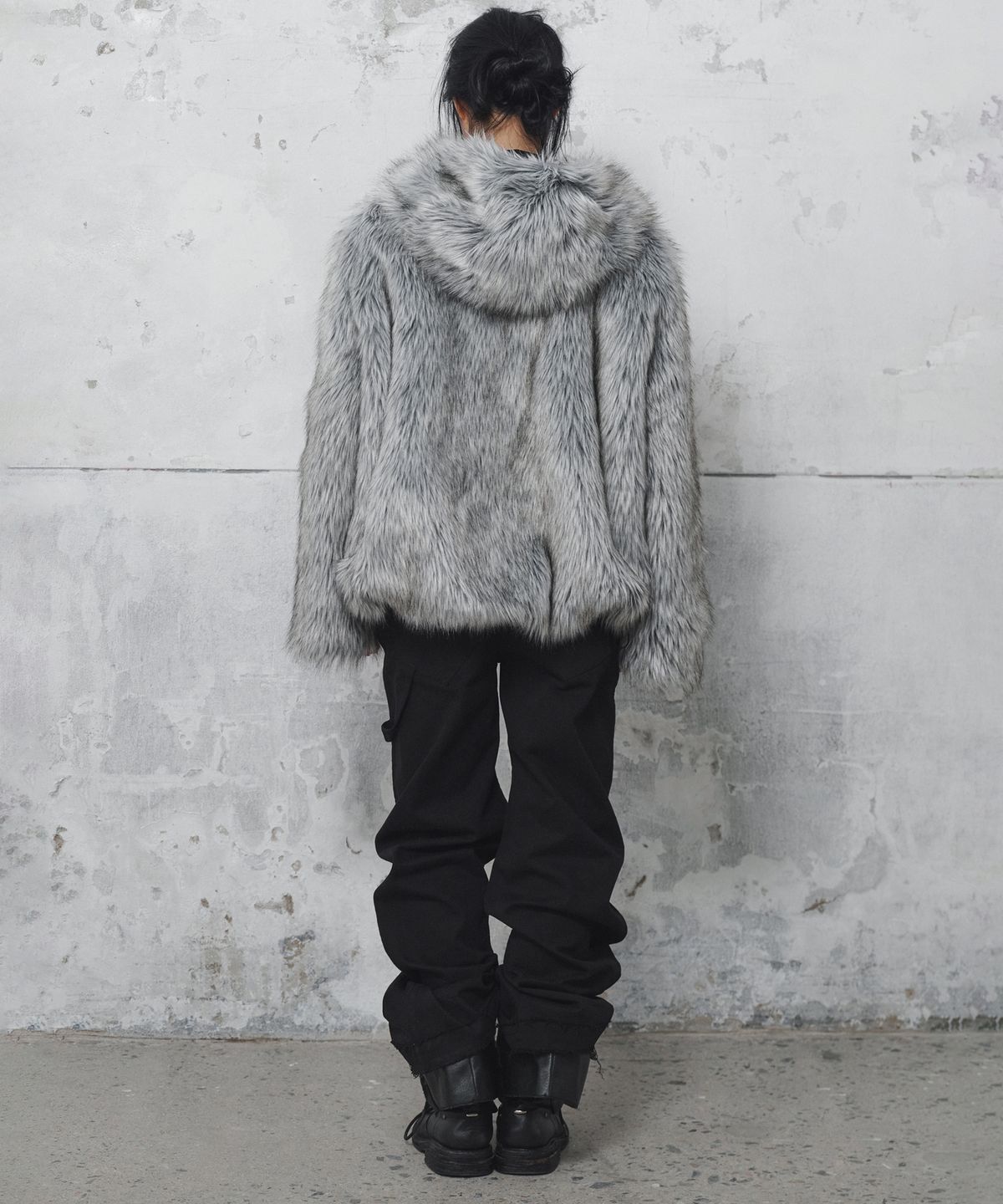 나체(NACHE) REVERSIBLE HOODIE FAUX FUR JACKET LEATHER GRAY