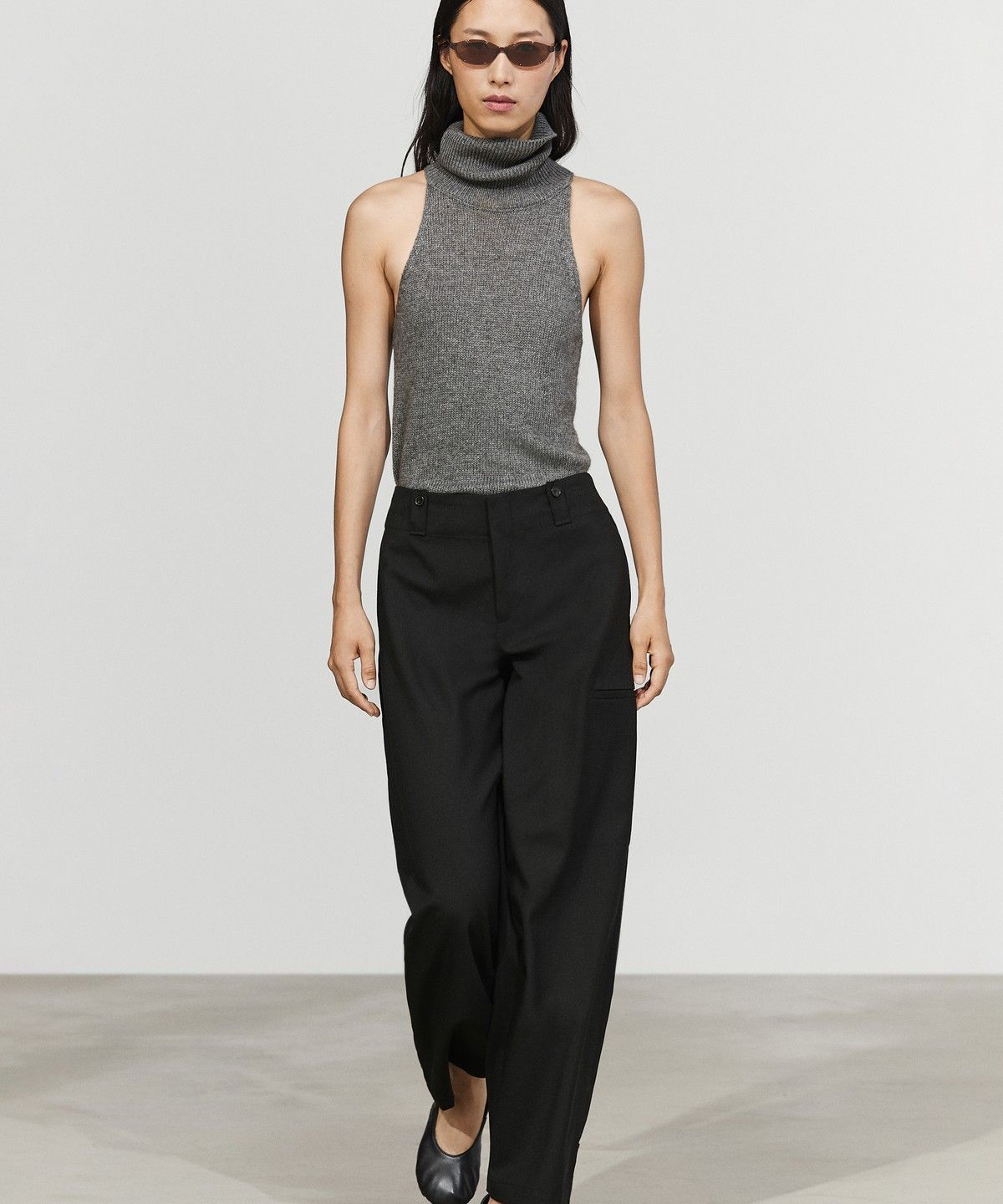 마시모두띠(MASSIMO DUTTI) 밑단 버튼 디테일 카고 스타일 팬츠