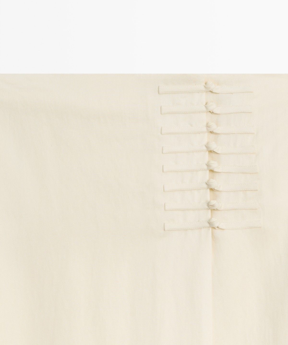 마시모두띠(MASSIMO DUTTI) 스웨이드 스트레이트 미디 스커트 버튼 디테일