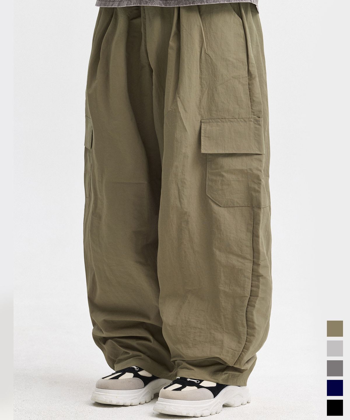 난데(NANDE) 나일론 원턱 와이드 벌룬 밴딩 카고팬츠 5color