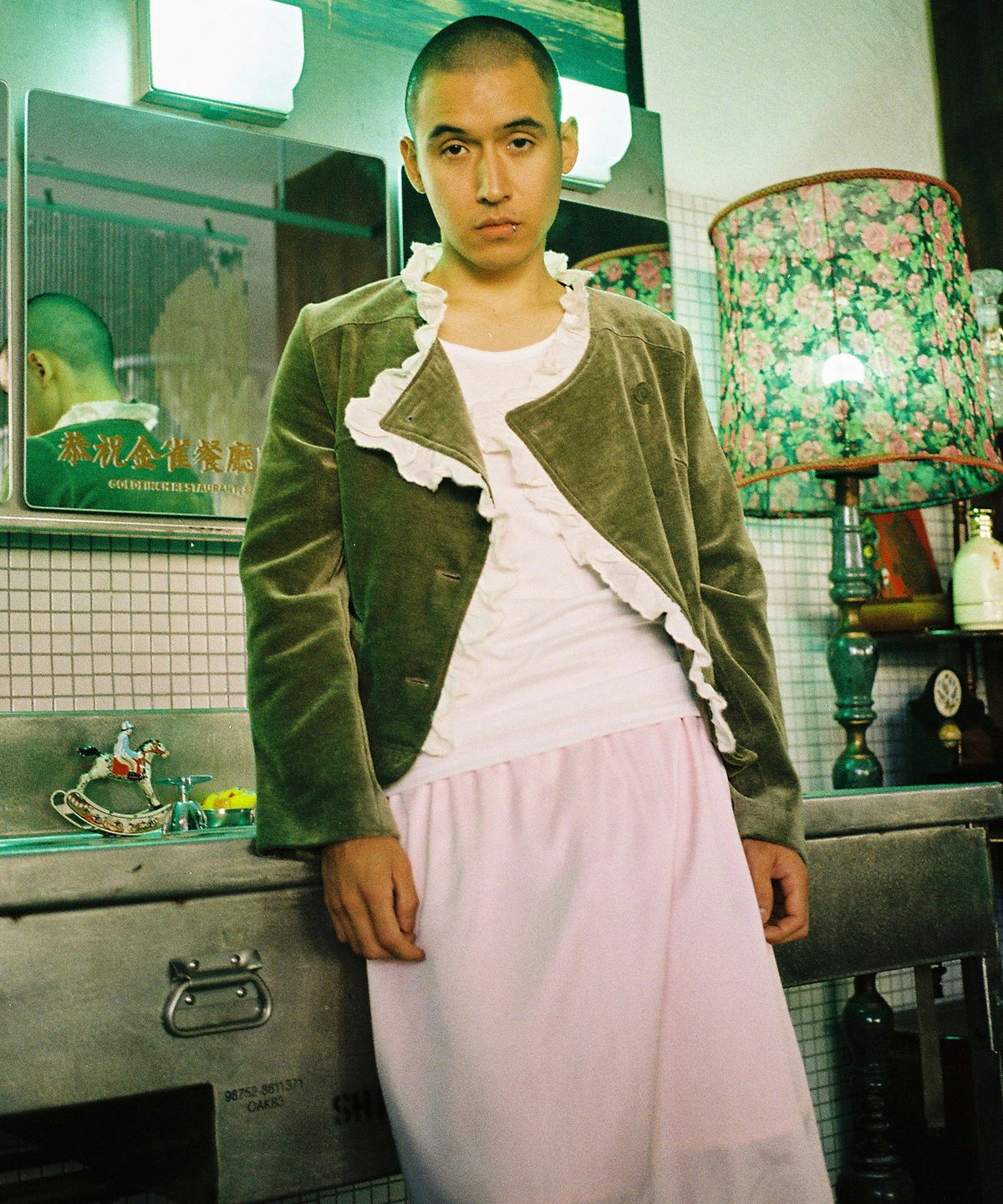 유쓰배쓰(YOUTHBATH) YB x xiuxiu Choker Velvet Jacket