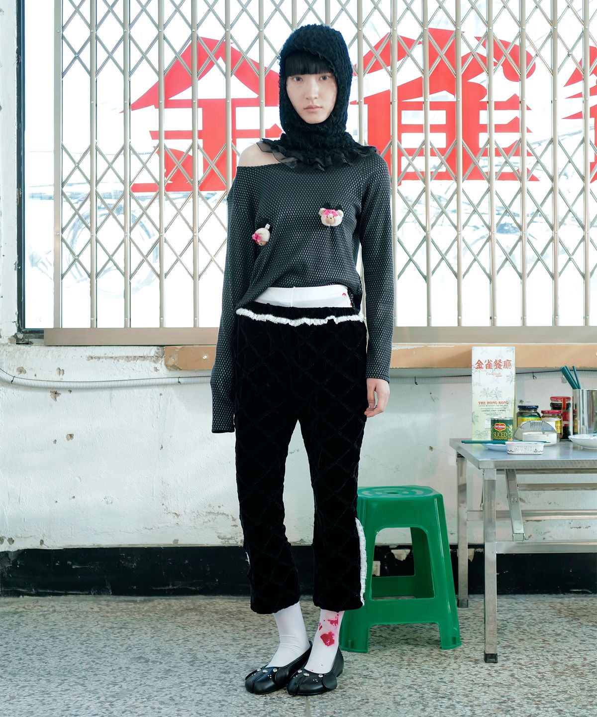 유쓰배쓰(YOUTHBATH) YB x xiuxiu Look at Me Balaclava_Black