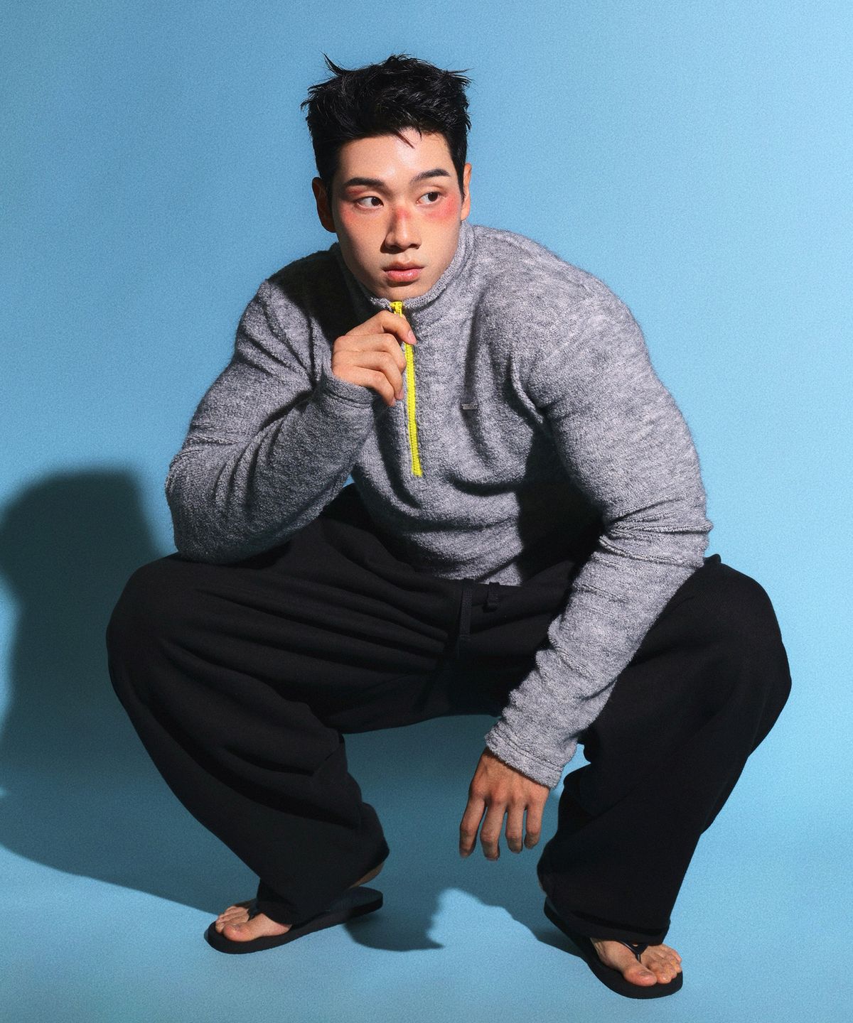 핸틀(HENTLE) 헤어리 하프집업 세미 크롭 바디핏 티셔츠(멜란지그레이)