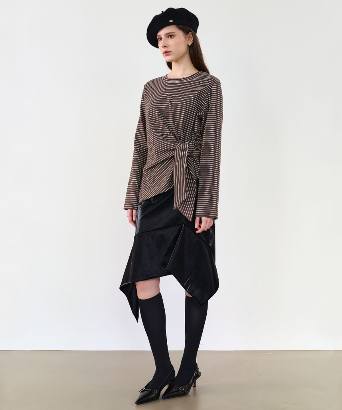 르이엘(LE YIEL) Waist Tie Stripe T-Shirt_Mocha Brown 웨이스트 타이 스트라이프 티셔츠_모카 브라운