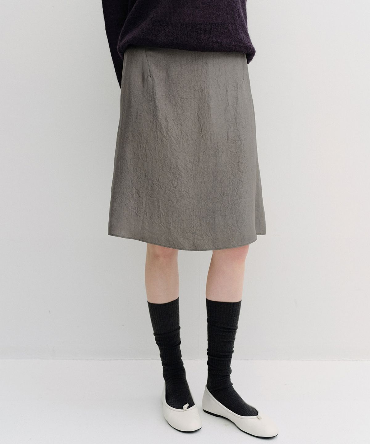 블랭크03(BLANK03) embroidery silky midi skirt (ash brown)