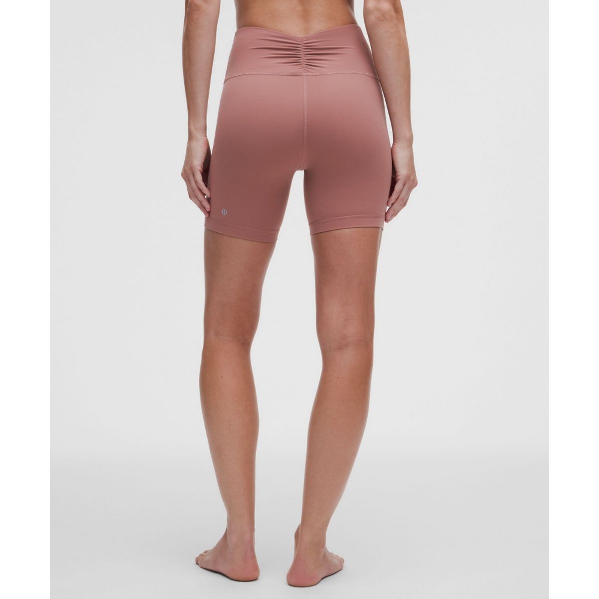 룰루레몬(LULULEMON) 올 잇 테익스 백 루시드 하이라이즈 쇼츠 6inch  TOPK