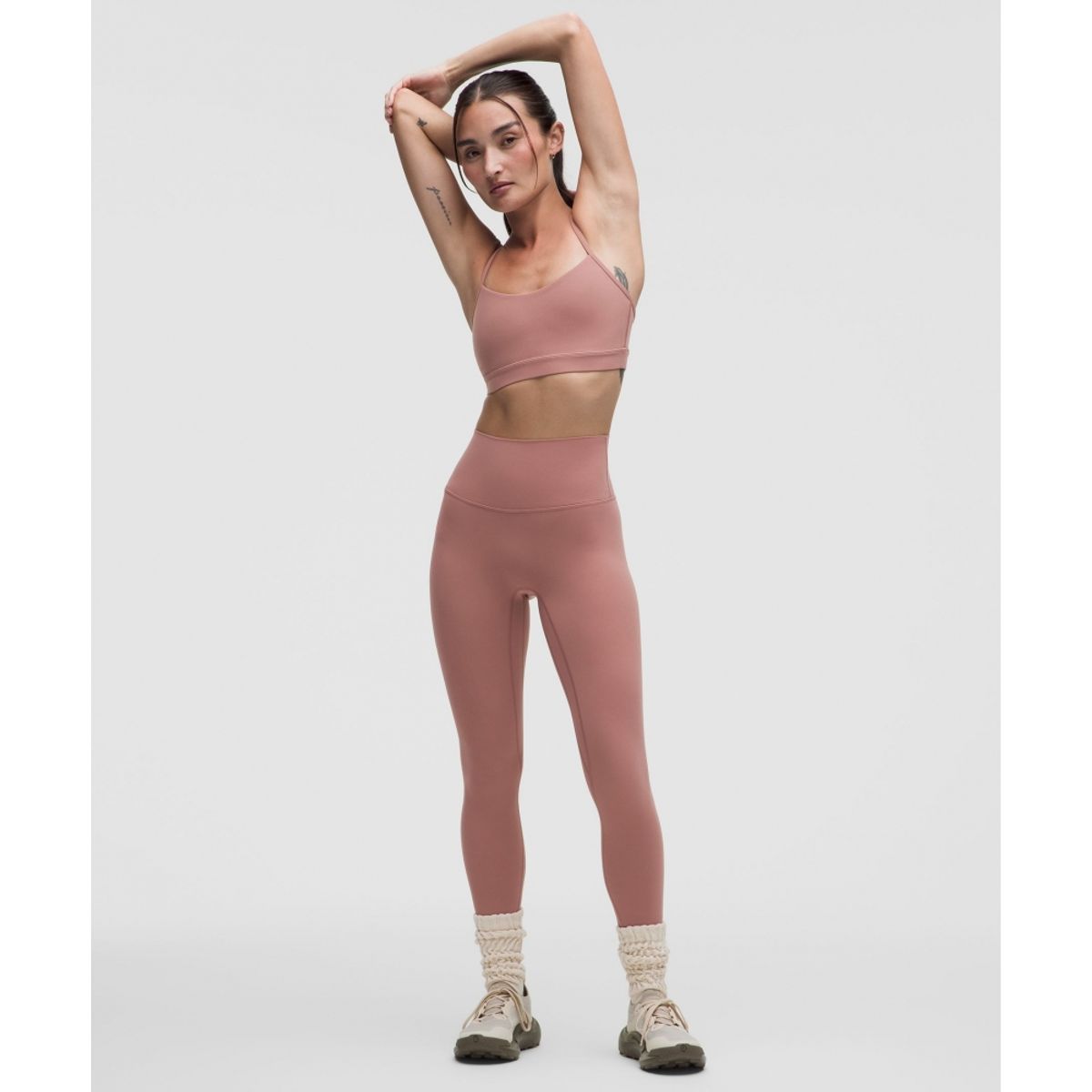 룰루레몬(LULULEMON) 플로우 Y 브라 Nulu *라이트 서포트, B C컵 아시아 핏