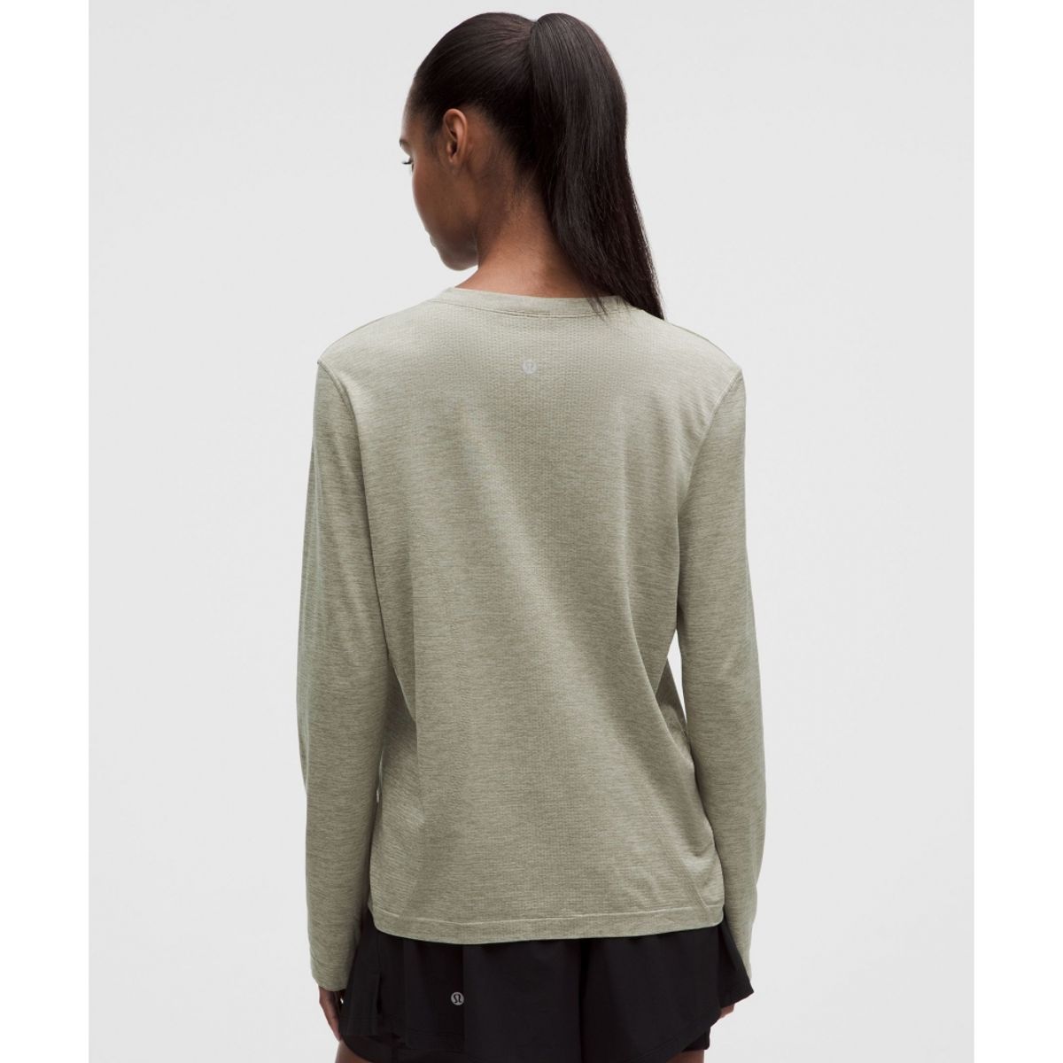 룰루레몬(LULULEMON) 스위프틀리 릴랙스드 롱슬리브 셔츠 *업데이트 핏  CYFR RVSN