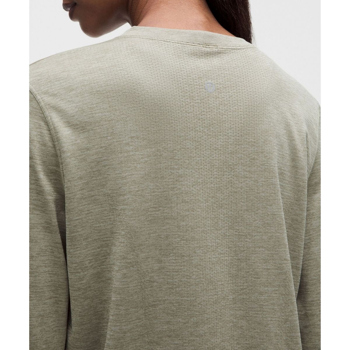 룰루레몬(LULULEMON) 스위프틀리 릴랙스드 롱슬리브 셔츠 *업데이트 핏  CYFR RVSN
