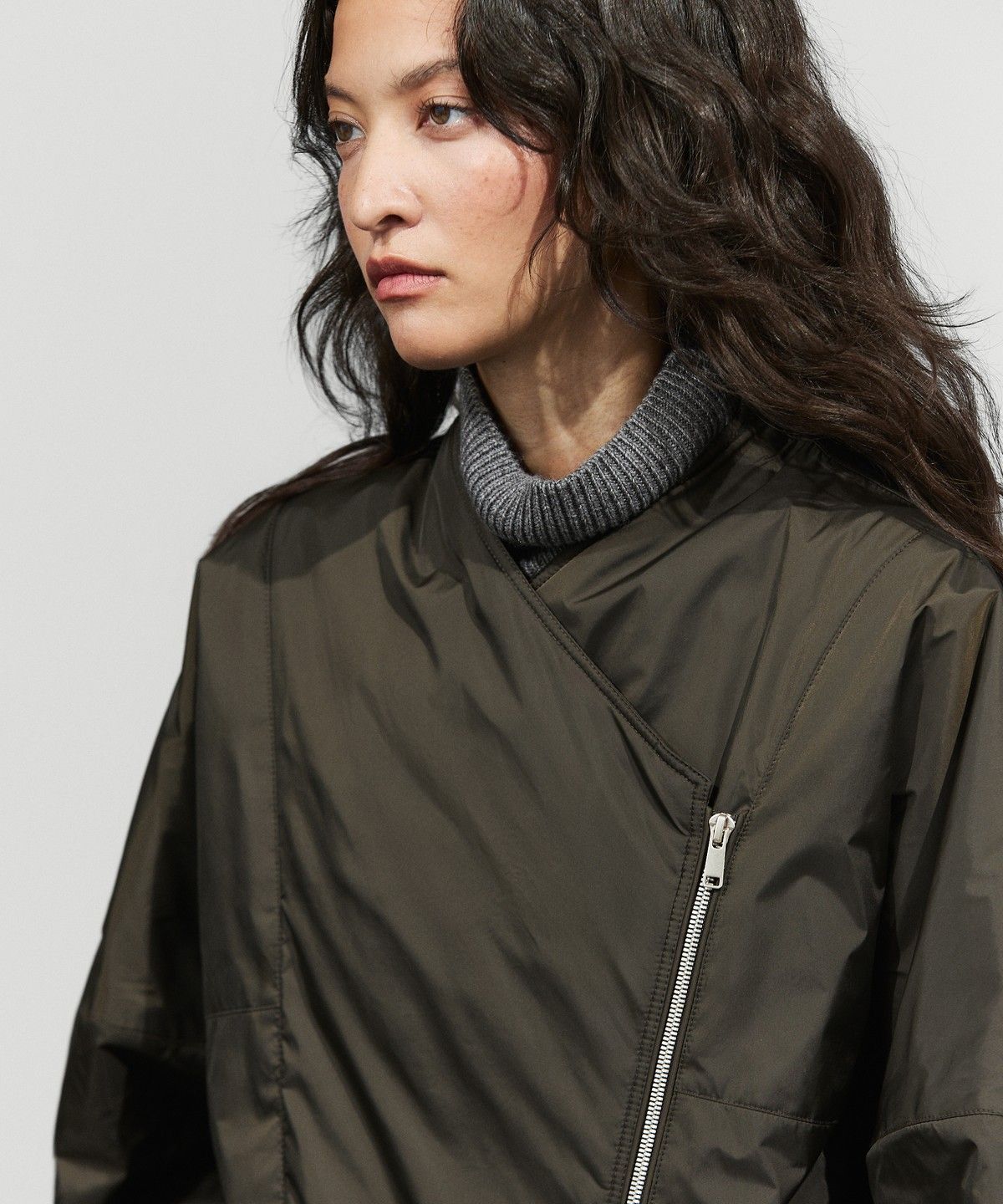 마시모두띠(MASSIMO DUTTI) 스웨이드 라이트 퀼팅 봄버 자켓