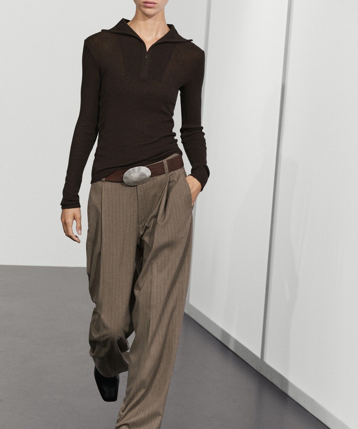 마시모두띠(MASSIMO DUTTI) 와이드 레그 핀스트라이프 팬츠