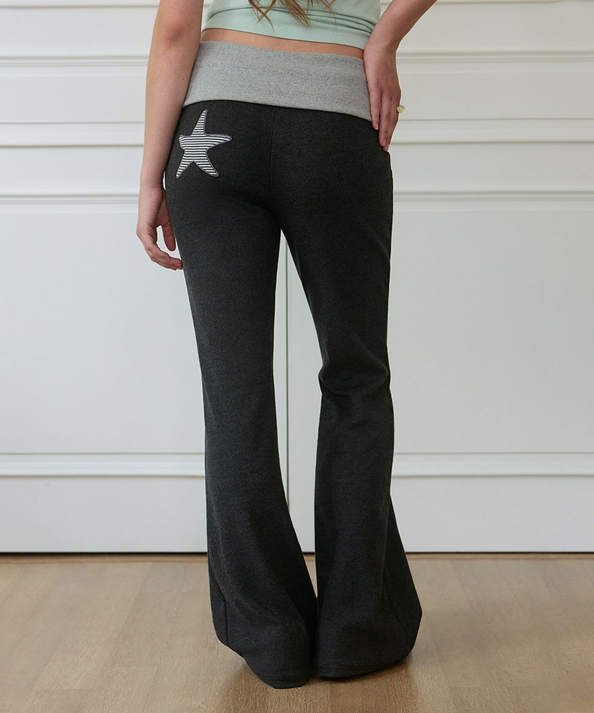 로제프란츠(ROSEFRANTZ) Fold-Over Waistband Flare Pants [Charcoal]