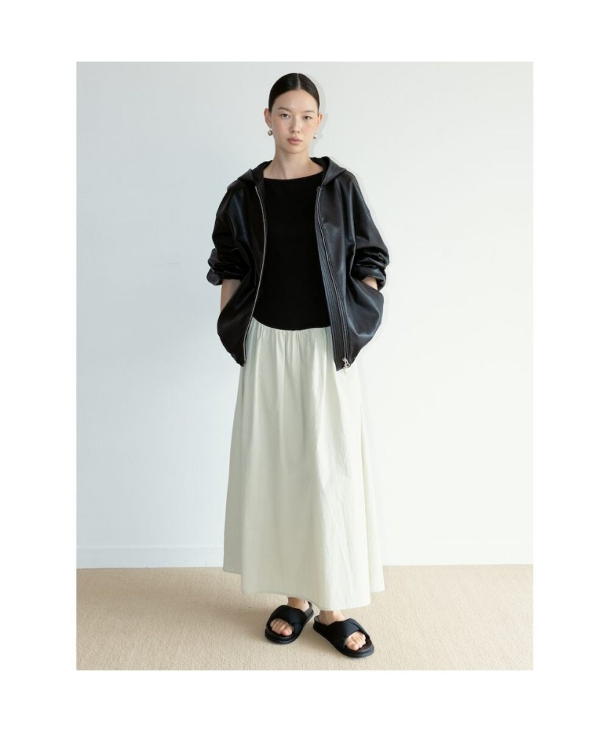 디애퍼처(THE APERTURE) Redford Hoodie Jumper  Black (TA6739A035)