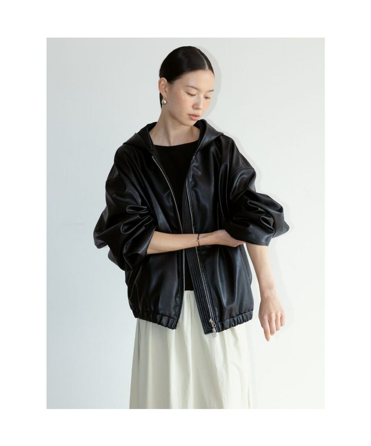디애퍼처(THE APERTURE) Redford Hoodie Jumper  Black (TA6739A035)