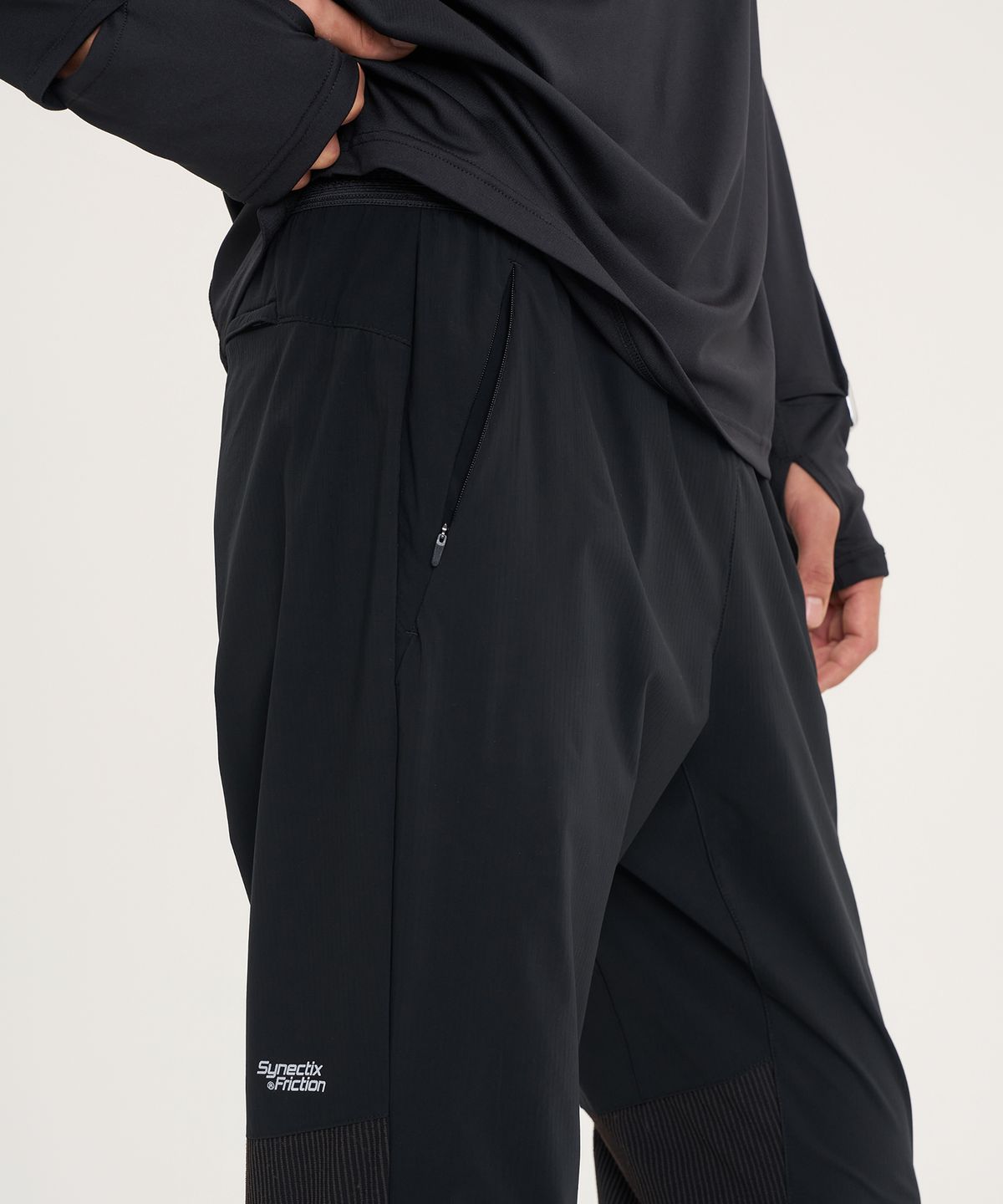 고요웨어(GOYOWEAR) [시넥틱스 프릭션] 써멀그레인 테이퍼드 팬츠 (블랙)