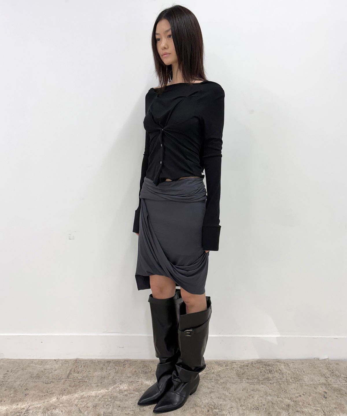 플레어업(FLAREUP) Asymmetrical Midi Skirt (FL-274_Charcoal)