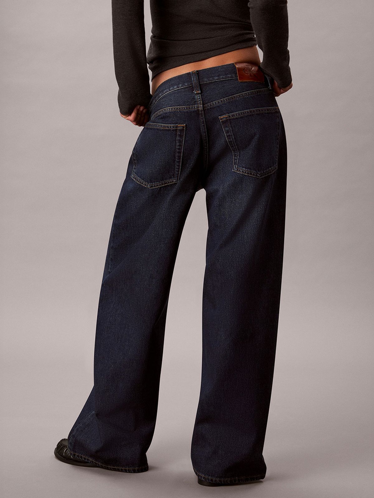 캘빈클라인 진(CALVIN KLEIN JEANS) 여성 로우라이즈 배기 데님 47J759G ZPU