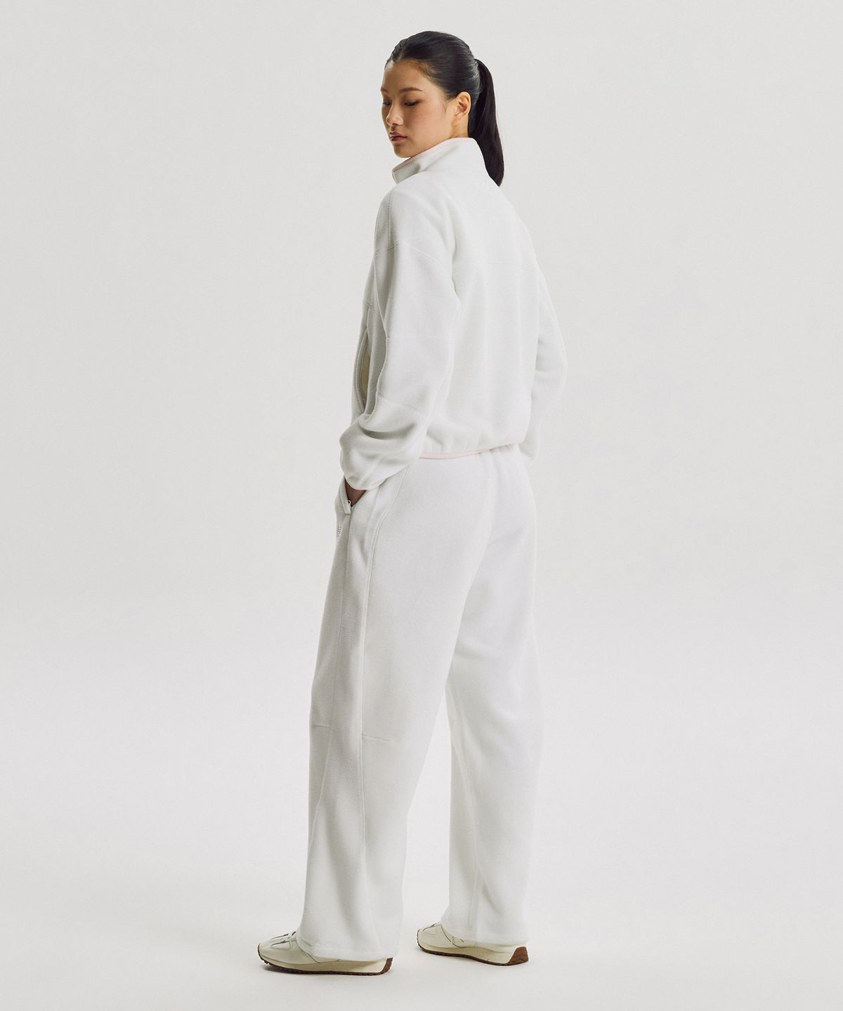 뉴발란스(NEW BALANCE) NBMLG4W952 / WOMEN 코지 플리스 와이드팬츠 (IVORY)