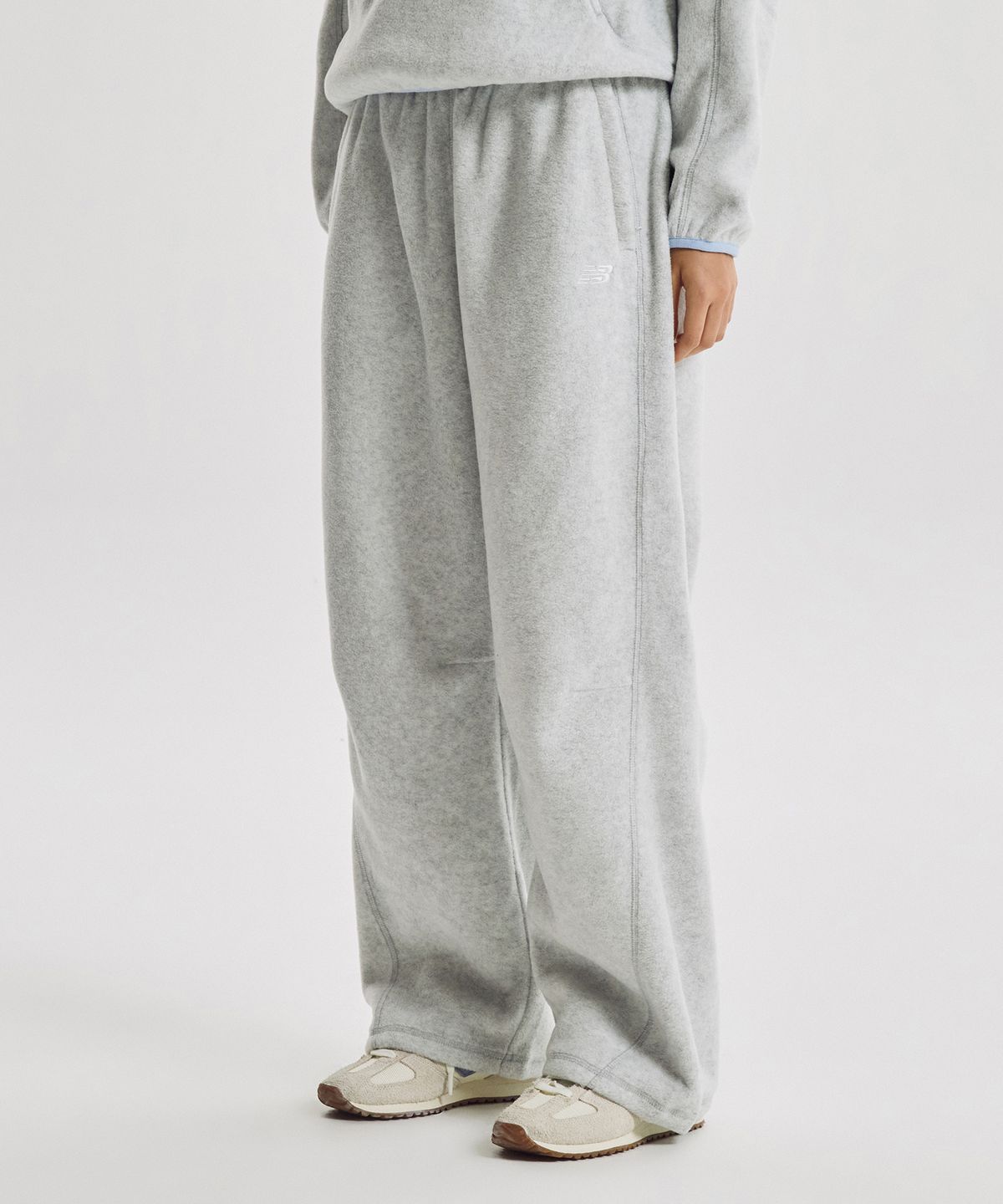 뉴발란스(NEW BALANCE) NBMLG4W952 / WOMEN 코지 플리스 와이드팬츠 (L/GRAY)