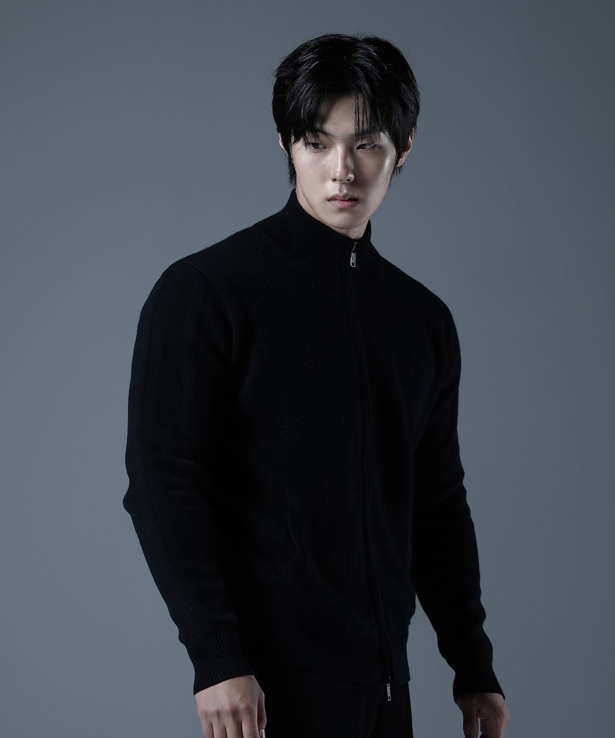 카미드(CARMID) 크로스 부클 니트집업 [블랙]