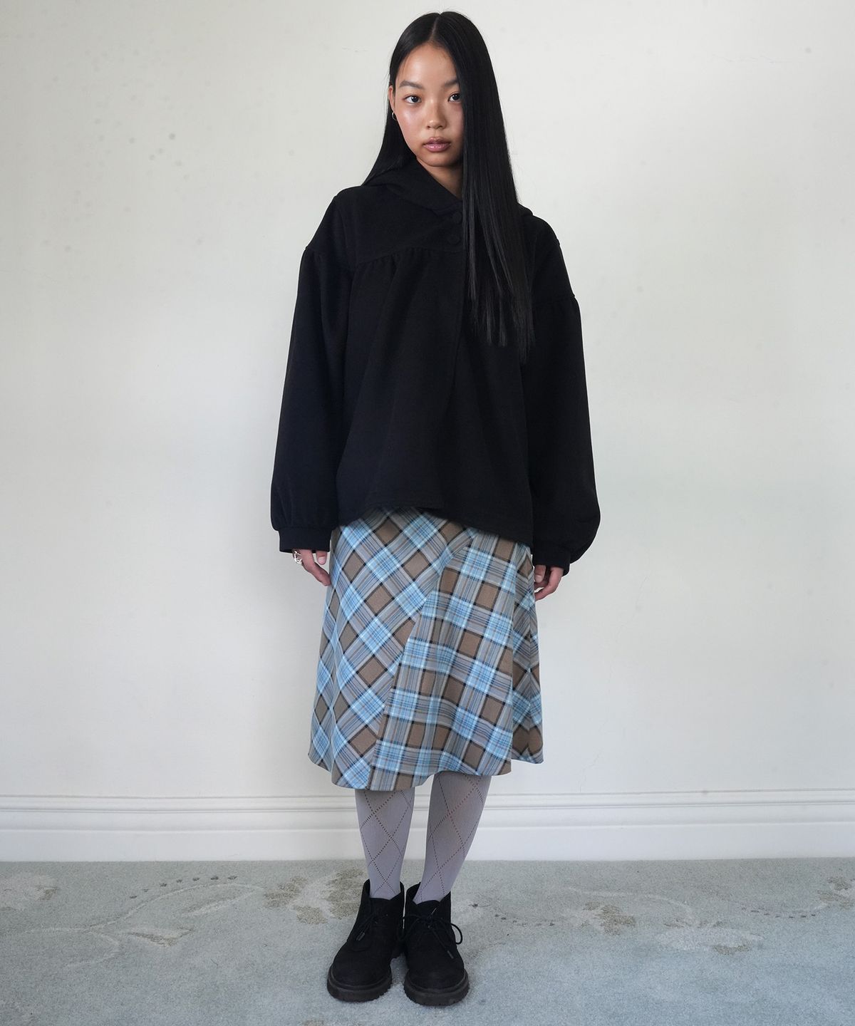 인오도르(INODORE) BIAS CHECK MIDI SKIRT _ BLUE