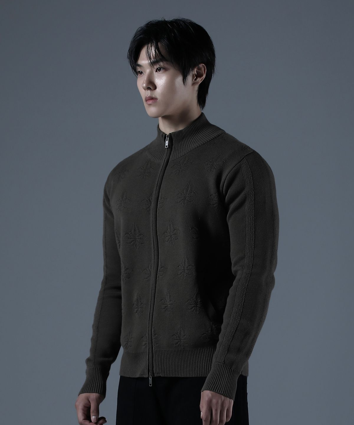 카미드(CARMID) 크로스 부클 니트집업 [브라운]
