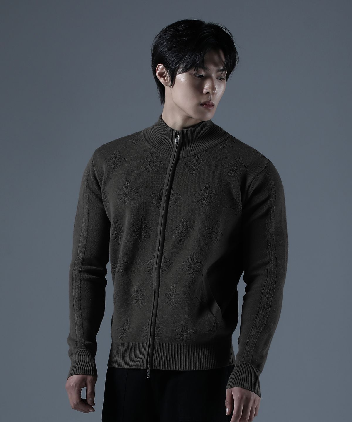 카미드(CARMID) 크로스 부클 니트집업 [브라운]