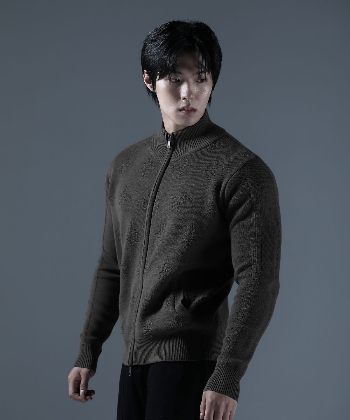 카미드(CARMID) 크로스 부클 니트집업 [브라운]