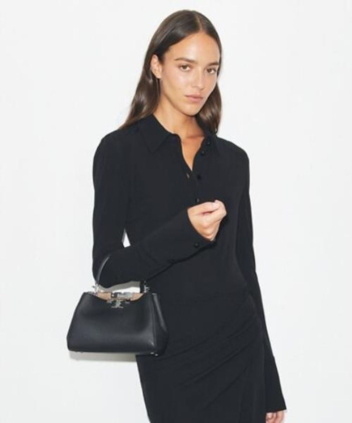 토리버치(TORYBURCH) 엘리너 소프트 미니 사첼 - 블랙