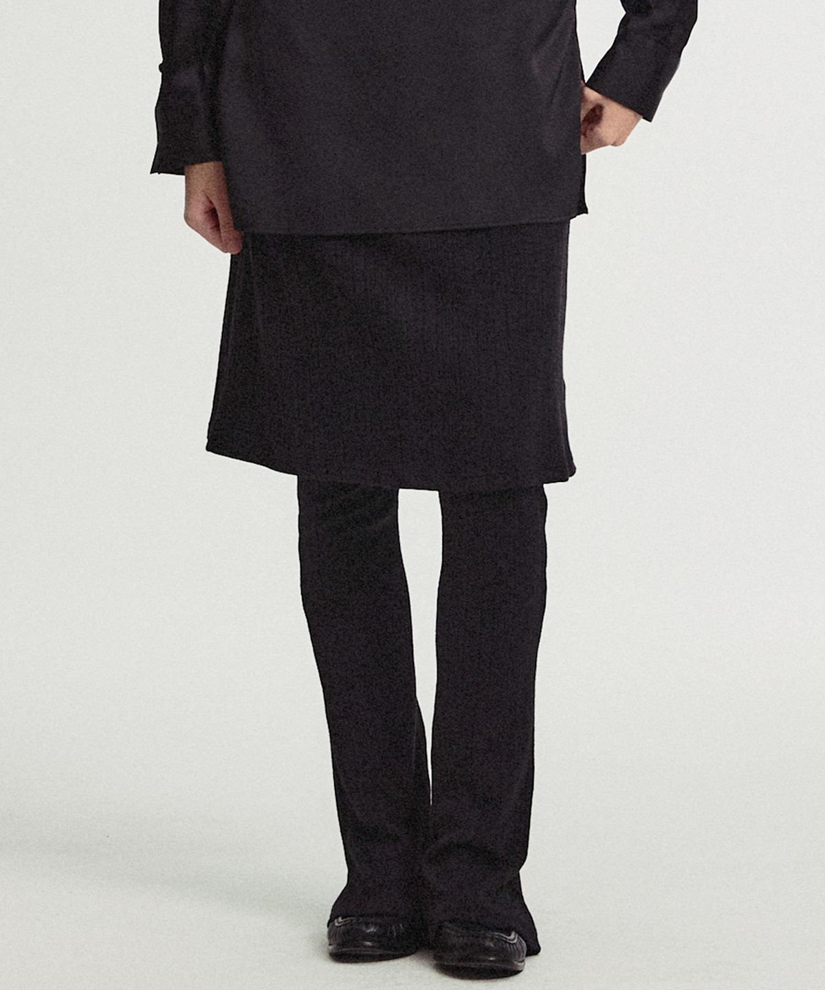 미드앤로우(MIDNLOW) Knit Flare pants (Black)