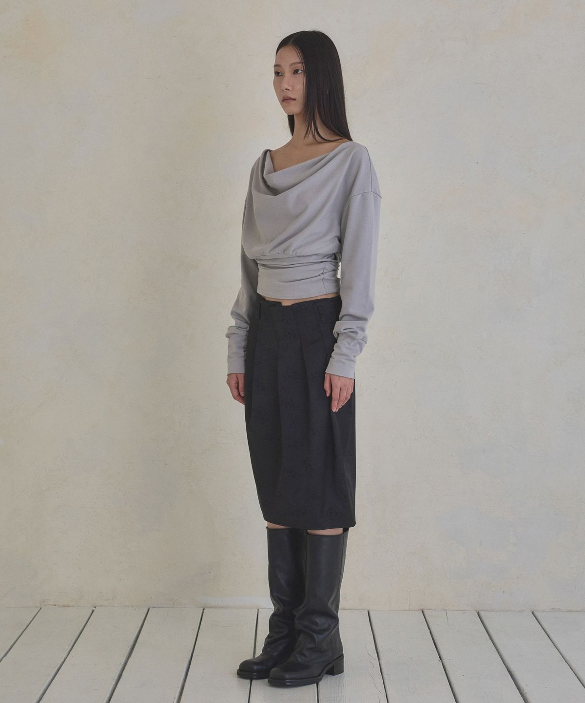 실롯(SEALOT) Flower Jacquard Satin Midi Skirt (Black)