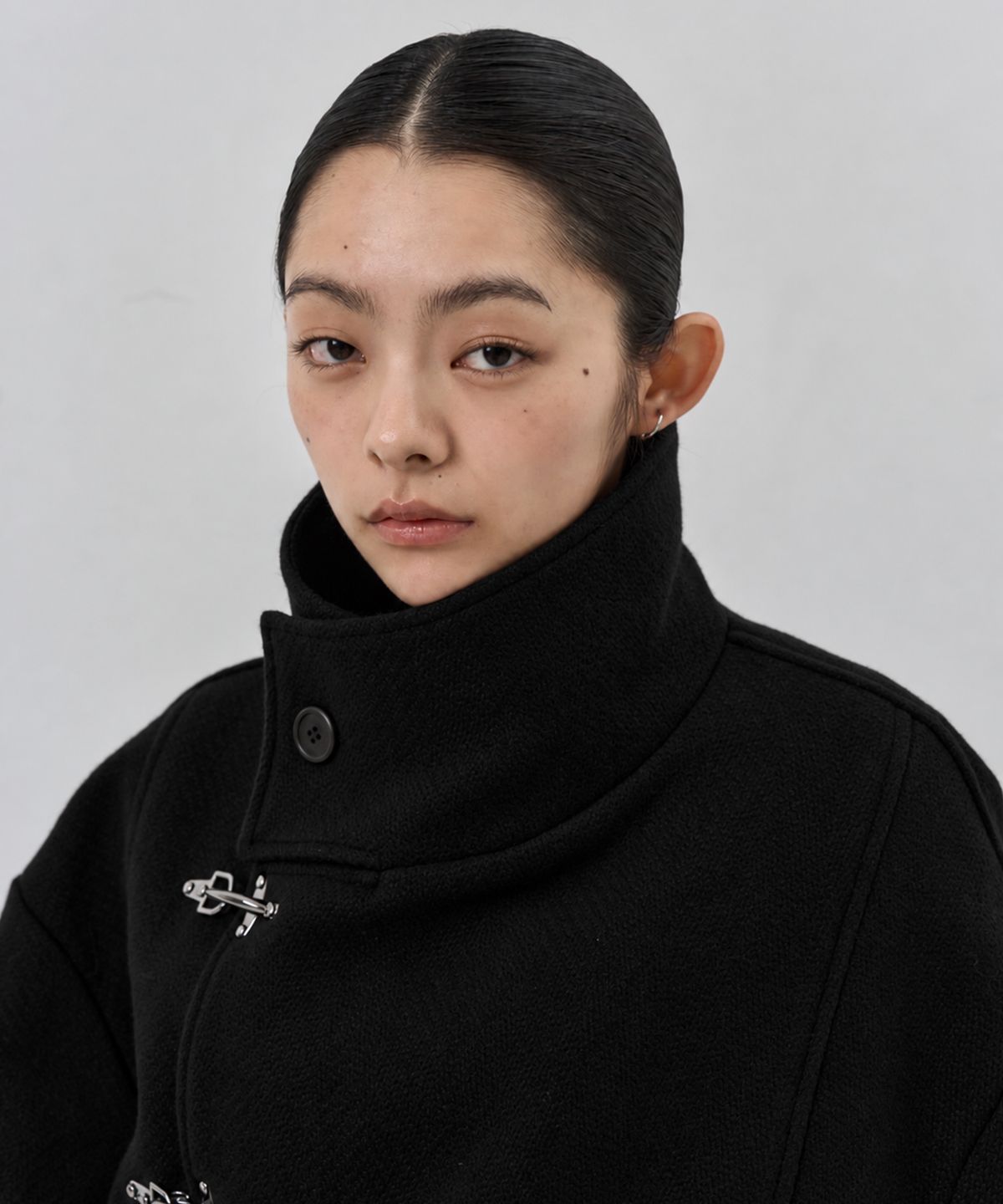 누아클레(NUAKLE) 루프 미디 울 코트_블랙